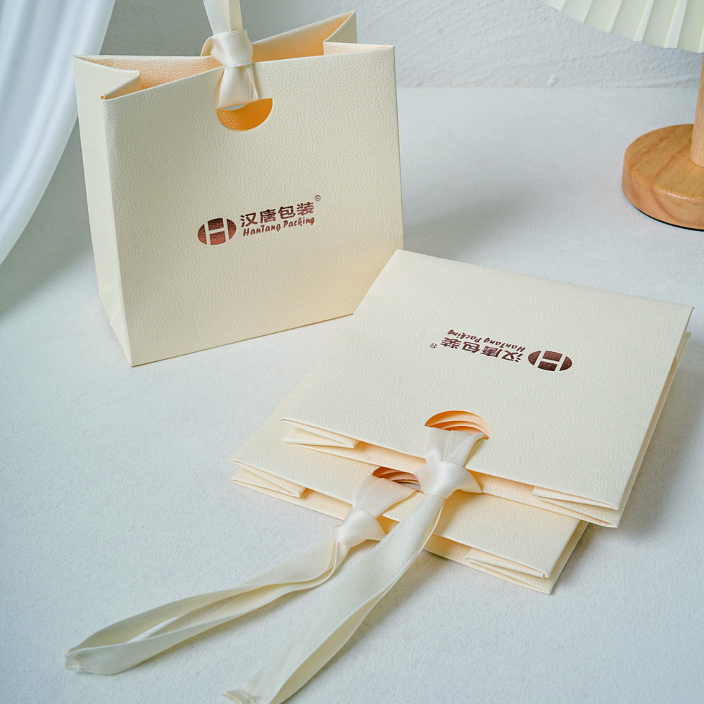 paper tote bag with customised LOGO